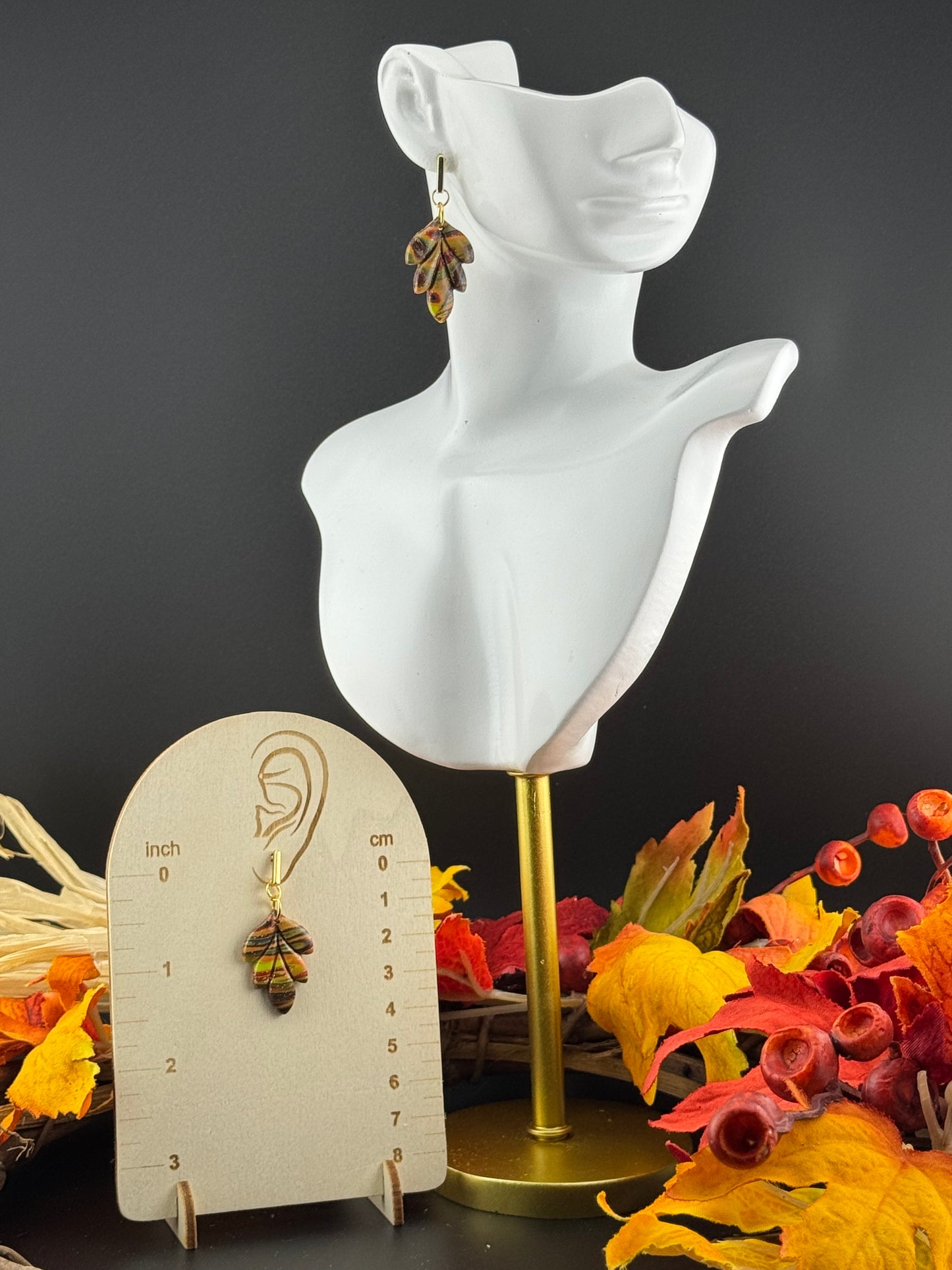 Fall Colors Marbled Leaf Motif with Gold Bar Post