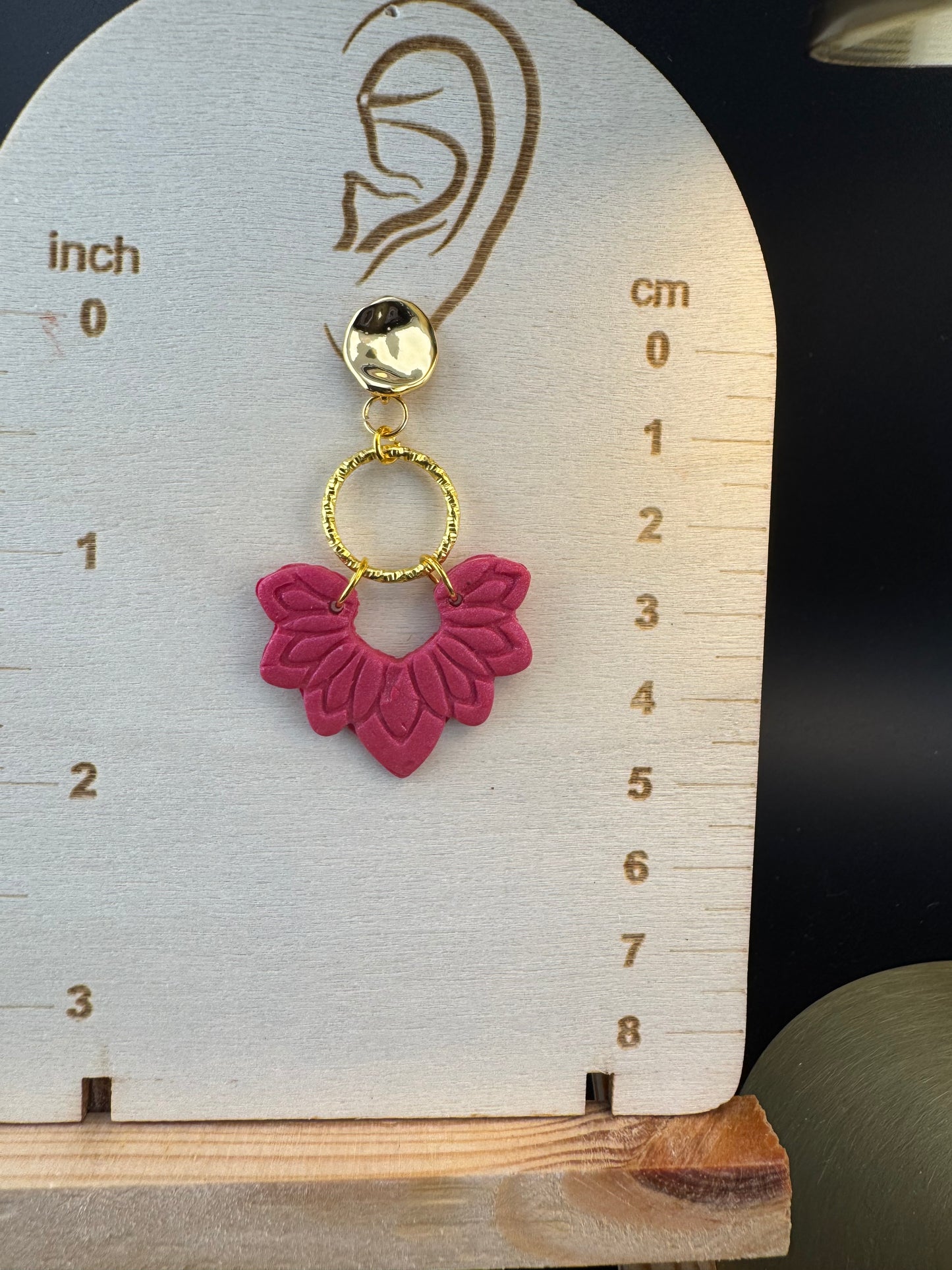 Hot Pink Mandala with Gold Circle Charm and Gold Decorative post