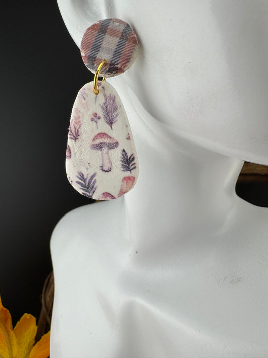 Mushroom motif with Rust and Blue Plaid post